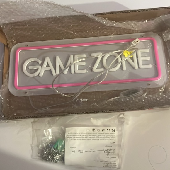 Neon Sign Gaming Neon Sign for Game Room Decor 
NIB - Picture 11 of 17